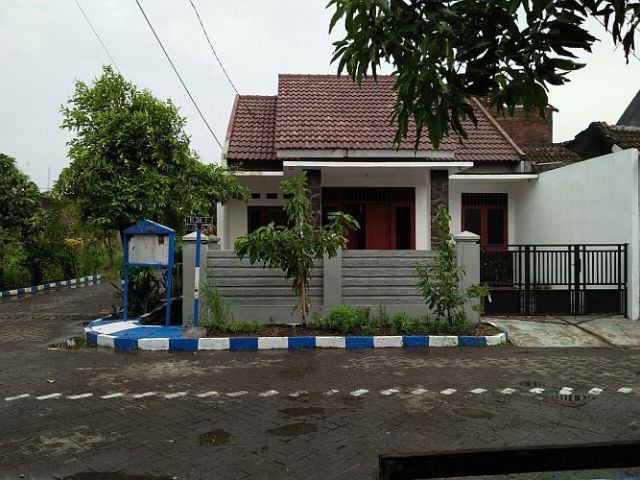 RUMAH Hook Perum Jaya Regency Sedati